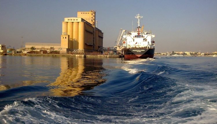 كورونا .. السعودية تمنع دخول باخرة قادمة من السودان على متنها ألفي شخص