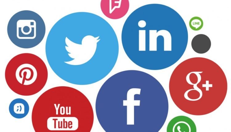 وسائل التواصل الاجتماعي،الفتيات،دراسة بريطانية،التواصل عبر الانترنت،التاثير المدمر