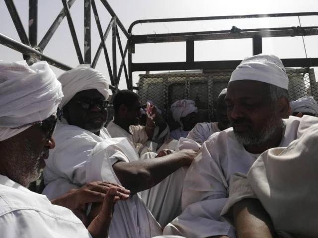 تفاصيل يوم دموي للمؤتمر الشعبي بالخرطوم.. اصابات..اعتقالات واتهامات لجهات تفاصيل يوم دموي للمؤتمر الشعبي بالخرطوم.. اصابات..اعتقالات واتهامات لجهات