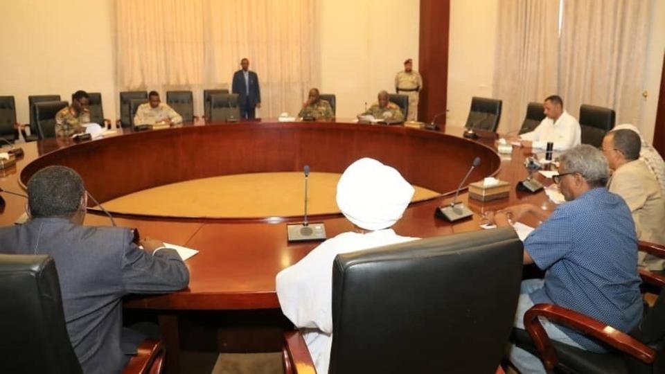 السودان: مخرجات أول إجتماع بين "قوى الحرية والتغيير" والمجلس العسكري