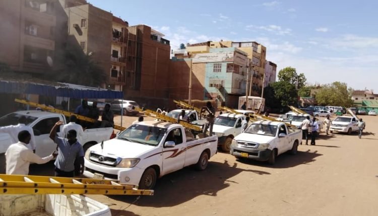 السودان: كتائب ظل تشهر مسدسات وسكاكين للمضربين والدعم السريع تتدخل