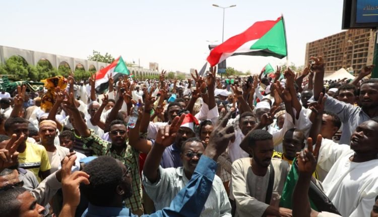 قوى التغيير تُصعد من جديد وتكشف مواقيت الحراك الثوري والاضراب العام بالسودان