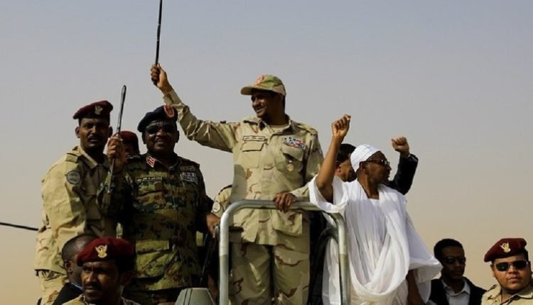 حميدتي يكشف عن 59 فيديو لفض اعتصام القيادة ويهدد رموز نظام البشير بالسجن
