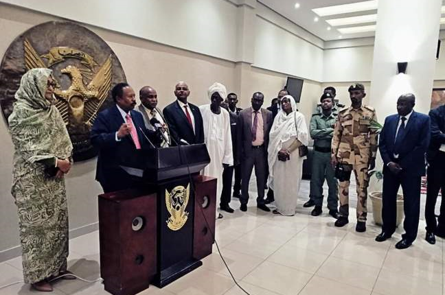 الكشف عن القائمة الكاملة لوزراء الحكومة الانتقالية الجديدة في السودان