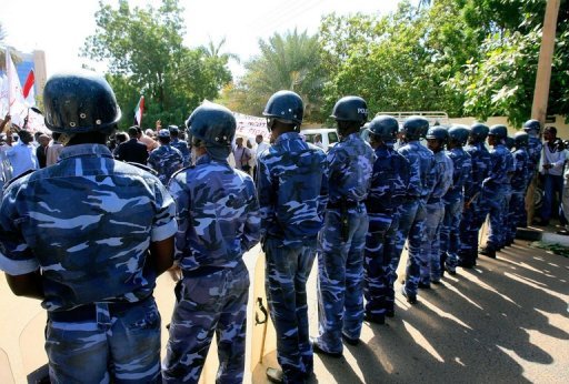 السودان: مصرع وإصابة 17 شرطي في حادث مروري صادم بانقلاب سيارتهم