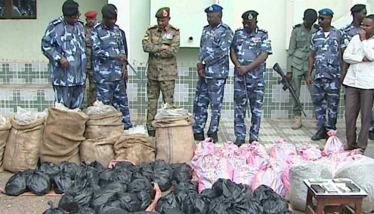 (300) كيلو مخدرات شاشمندي وكريمات مخالفة للمواصفات تدخل السودان من دولة مجاورة