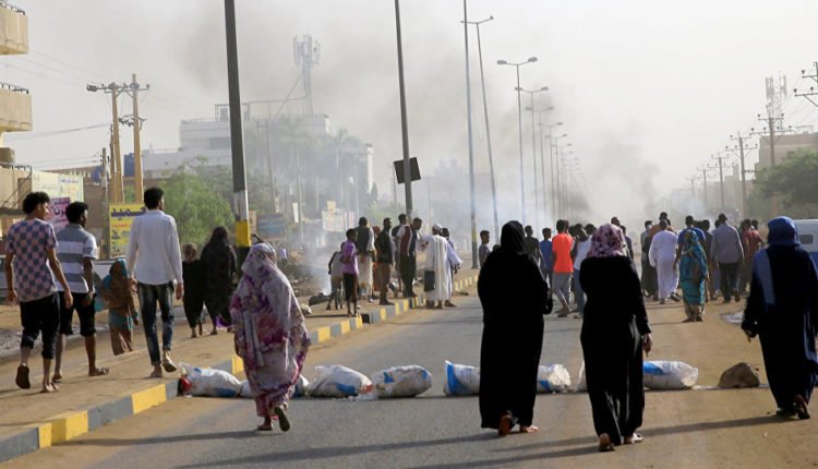 تصريحات للنائب العام بشأن قتلة ضحايا فض إعتصام القيادة تطال البرهان