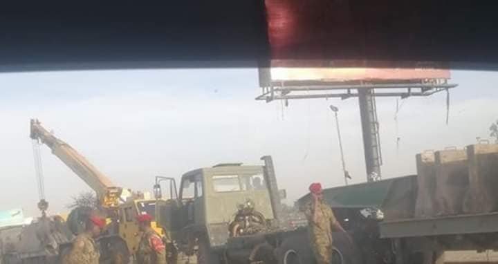 السودان: إغلاق جميع الطرق المؤدية الى القيادة العامة للجيش ونشر مدرعات عسكرية بالشوارع