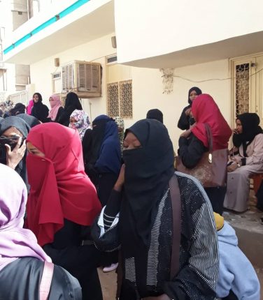عصابة تقتحم داخلية بنات بامدرمان وتختطف 10 طالبات
