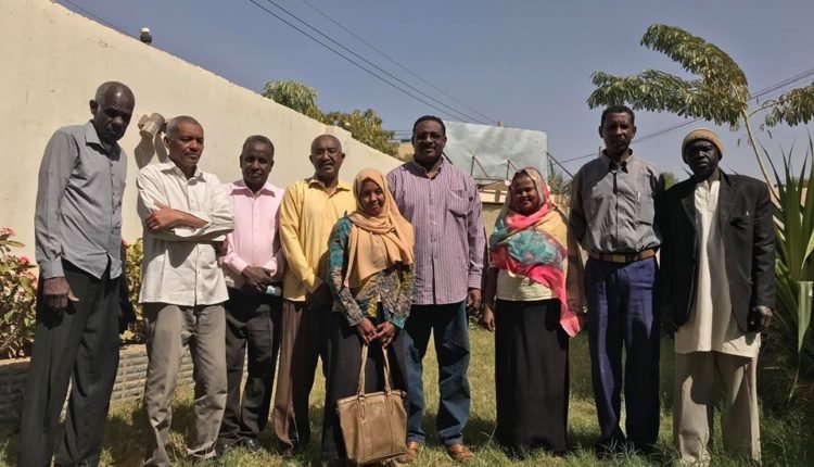 دخول منسوبي صحيفة “السوداني” إلى مقر الصحيفة المحجوز ورئيس التحرير يوضح