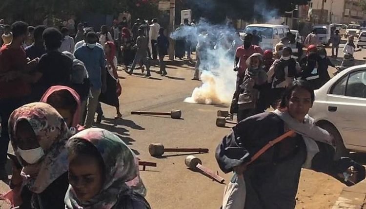 مواجهات مسلحة بين الشرطة وعصابات متفتلة تحرشت بفتيات بالخرطوم ليلة رأس السنة
