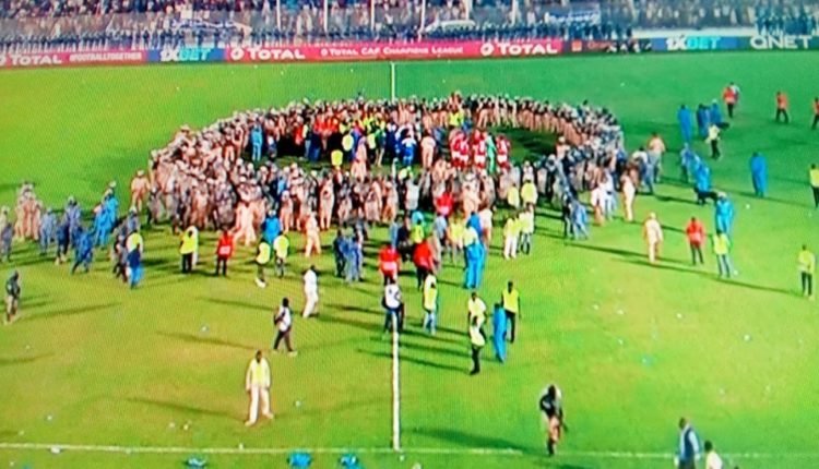 بعد مباراة شهدت أحداث شغب من الجماهير.. الهلال السوداني يودع ابطال افريقيا بالتعادل مع الأهلي المصري