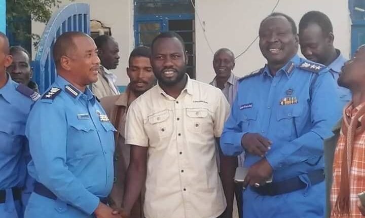 المحكمة تصدر احكام بالسجن والغرامة على ايقونة الثورة “دسيس مان”