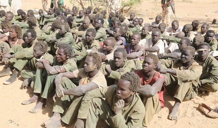 الحكومة تفرج عن 21 أسيراً وحركة العدل تطالب بالكشف عن مخفيين قسرا