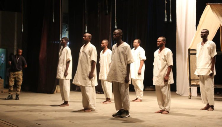 السودان: بدء محاكمة مخرج مسرحية بتهمة إشانة سمعة سفير سابق