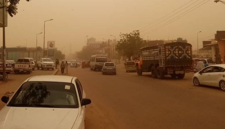 السودان: تحذيرات من عاصفة ترابية قادمة من ليبيا وتدني مستوى الرؤية