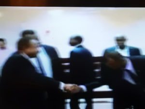 تاق برس يرصد بالصور..اول ظهور لرئيس الوزراء السوداني عبد الله حمدوك بعد محاولة اغتياله واستقبال حاشد من وزراء حكومته وقوى الحرية والتغيير