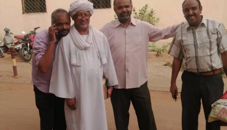 بعد احتجاز دام ايام…إطلاق سراح الطيب مصطفى