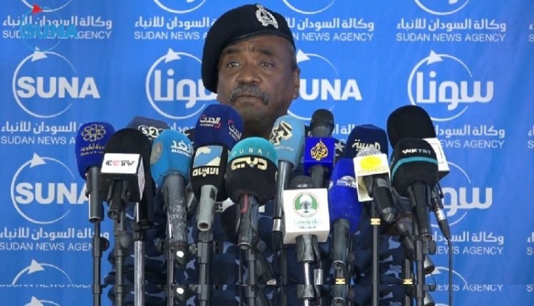 السودان : مدير الشرطة يعلن القبض على تجار عملة ويتوعد بحملة كبرى