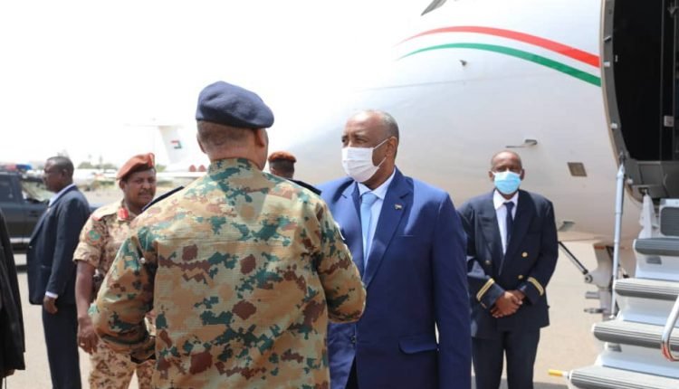 عاجل .. البرهان يعود إلى الخرطوم وبيان من مجلس السيادة يكشف تفاصيل المباحثات مع الإمارات وامريكا ورفع السودان من قائمة الإرهاب والتطبيع مع إسرائيل