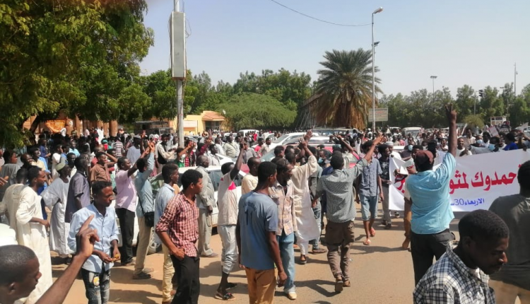 لجنة أطباء السودان تعلن عن مقتل متظاهر دهسا