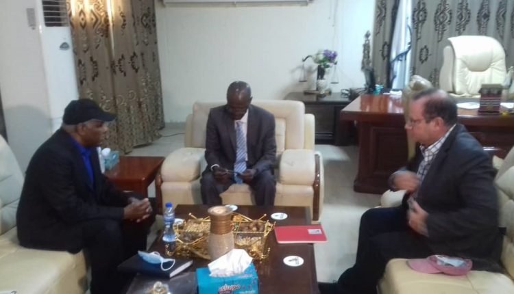 السودان: مسؤول أمريكي يناقش مع والي النيل الأزرق تحقيق السلام مع “الحلو“