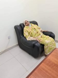 بالصور .. اعتقال وداد بابكر زوجة الرئيس المخلوع البشير بعد 24 ساعة من إطلاق سراحها