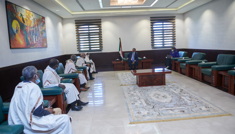 السودان: مديرو الجامعات يسلمون حمدوك مذكرة احتجاجية
