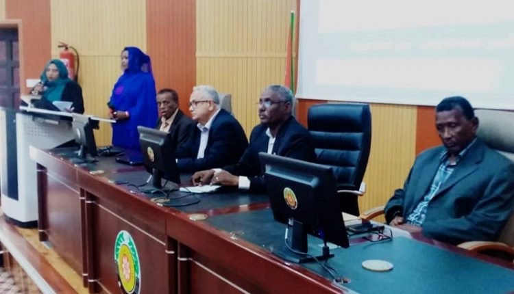 السودان: مدير جامعة يقول إن “الضائقة المعيشية لن تفلح في كسر إرادة الثورة”