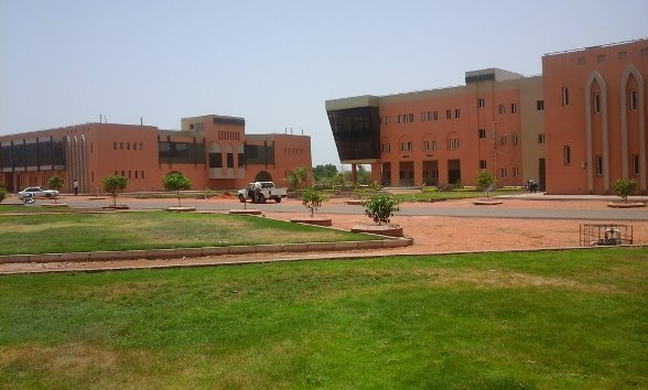 مقتل طالب داخل جامعة ام درمان الإسلامية ونهب هاتفه ومسيرة احتجاجية للمشرحة تاق برس