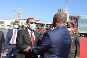 البرهان ينهي زيارته إلى اثيوبيا ويعود إلى السودان (بالصور)