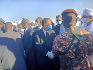 عاجل .. وصول جثمان الصادق المهدي إلى السودان وبدء مراسم تشييع رسمية (بالصور )