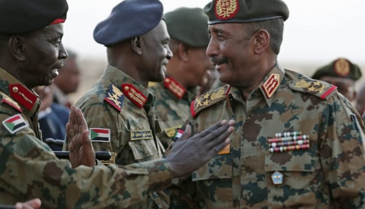 مسؤولين امريكان وصلوا السودان .. واشنطن توقع اتفاقات عسكرية وأمنية مع الخرطوم تشمل تسليح الجيش السوداني وتسهيلات لقوات أمريكية