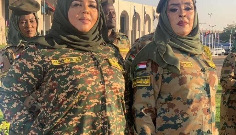فنانون يرتدون زي الجيش لتصوير اوبريت غنائي لدعم القوات المسلحة السودانية