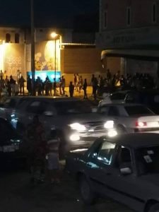 بالفيديو والصور.. عمليات تخريب وتهشيم زجاج سيارات ارهاب وفوضى في ليلة رأس السنة والشرطة تكشف ملابسات وتفاصيل الأحداث