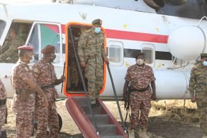 البرهان من الحدود مع اثيوبيا .. قادرون على حماية أرض وأمن السودان وصور تكشف تفقده القوات المسلحة وانتشار الجيش السوداني