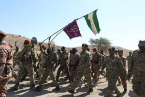 البرهان من الحدود مع اثيوبيا .. قادرون على حماية أرض وأمن السودان وصور تكشف تفقده القوات المسلحة وانتشار الجيش السوداني