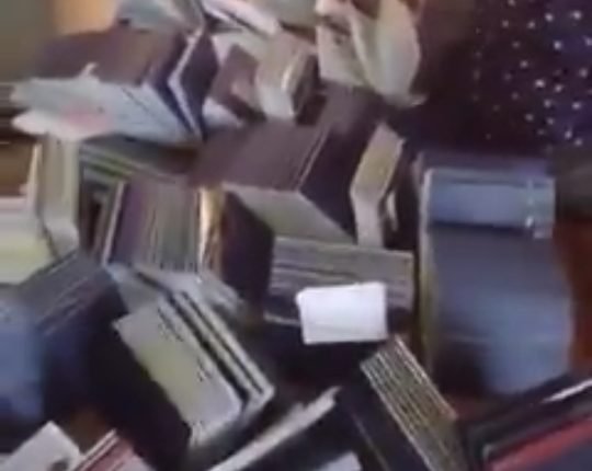 فيديو متداول.. في عملية خداع خطيرة : تعرض مواطنين سودانيين لاحتيال من وكالة سفر اختفت بمليارات الجنيهات