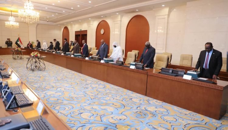 وزراء حكومة حمدوك الجدد يؤدون القسم أمام البرهان ووزير شؤون مجلس الوزراء السوداني يكشف أولويات الحكومة الجديدة