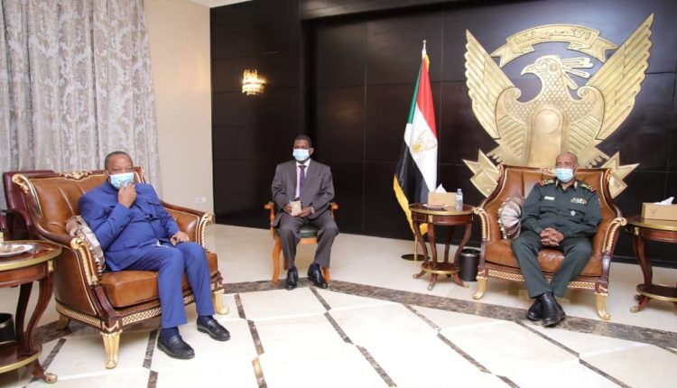بعد تحدي اثيوبيا ..مبعوث برسالة من رئيس الاتحاد الافريقي والبرهان يبلغه مطالب السودان بشأن سد النهضة