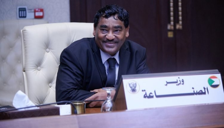 كورونا يهاجم وزير الصناعة ابراهيم الشيخ وأسرته