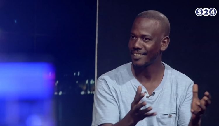 الشاعر يوسف الدوش يكشف تفاصيل التحري معه في بلاغ بتفويض من البرهان بسبب قصيدة عن فض اعتصام القيادة