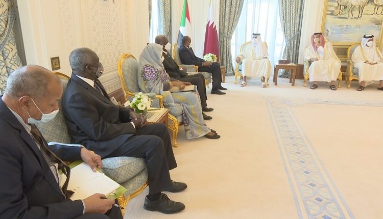 وزير المالية السوداني يعلق على مباحثات البرهان وأمير قطر في الدوحة