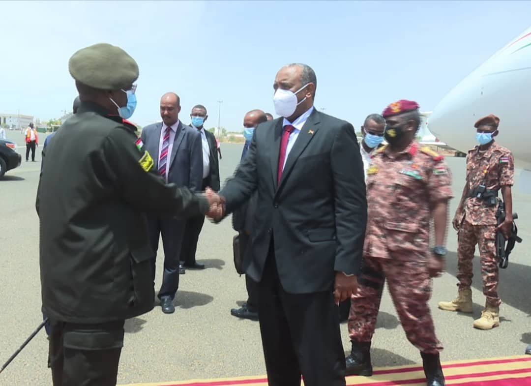 اتفاقات بين البرهان وبن زايد بشأن المشتقات النفطية والتحويلات البنكية والخرطوم تبلغ ابوظبي موقفها من أزمة سد النهضة والحدود مع اثيوبيا .. كشف تفاصيل مباحثات سودانية إماراتية