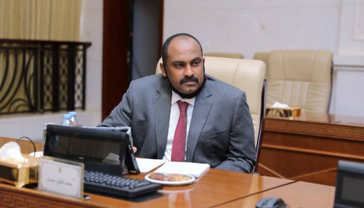 السودان: إطلاق سراح محمد الفكي عضو المجلس السيادي المقال والمتحدث الرسمي لقوى الحرية والتغيير