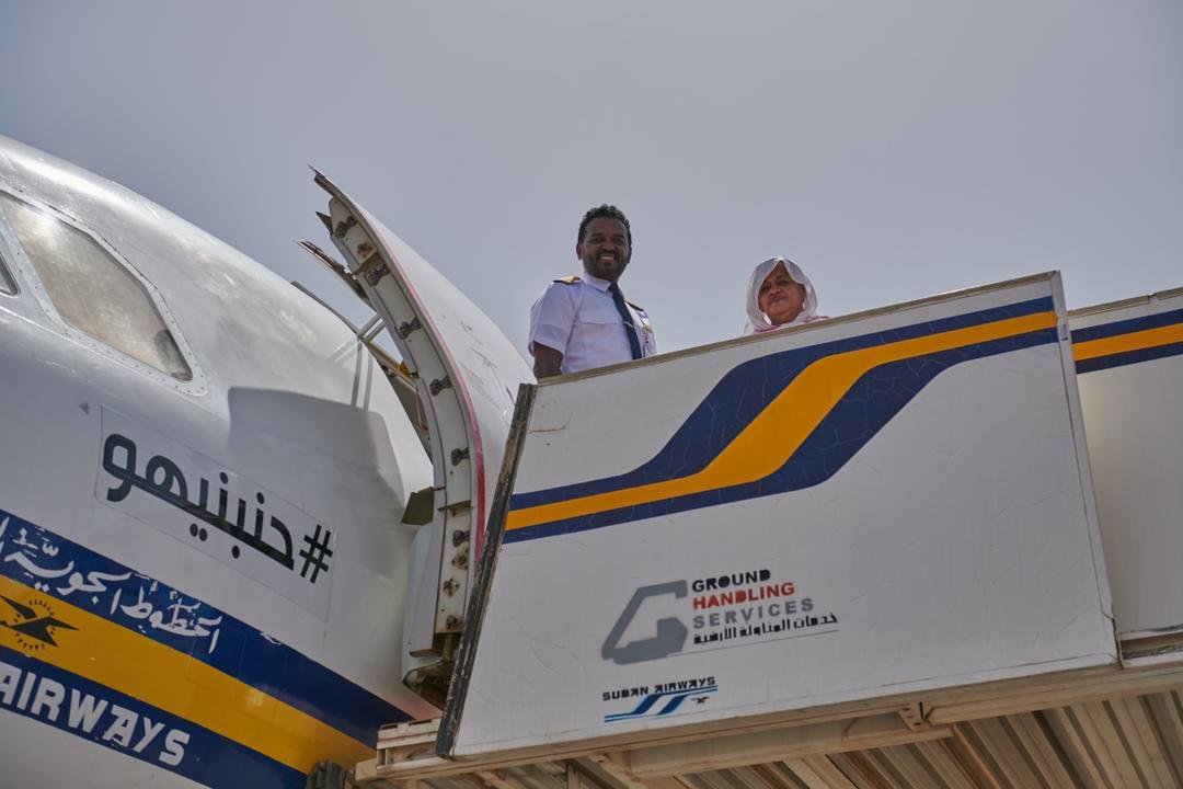 على متن طائرة (حنبنيهو) .. حمدوك يغادر إلى جوبا لحضور حدثين مهمين للسودان وجنوب السودان