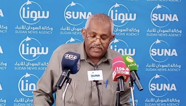 عاجل .. مدير الامتحانات يعلن إعادة امتحان مادة في الشهادة السودانية بعد كشف اوراقها
