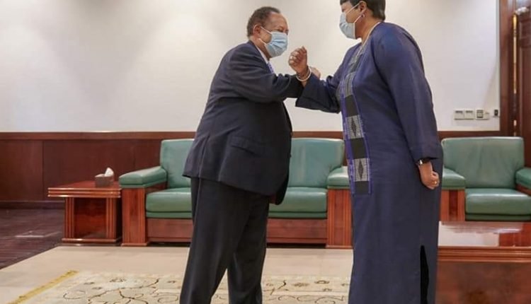 بنسودا تدفع طلبًا لرئيس وزراء السودان بشان محاكمة البشير والمطلوبين للمحكمة الجنائية وحمدوك يتعهد