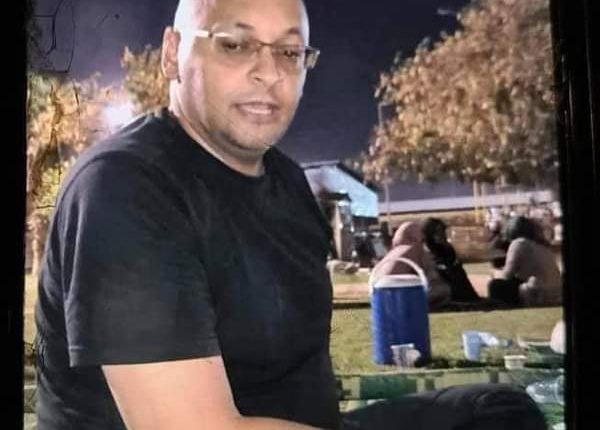 عاجل .. الشرطة تعلن القبض على المتهم الرئيس وشريكه بقتل الطبيب مجدي ووالدته وتضبط هاتفه وسيارته