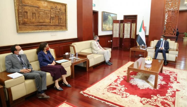 حميدتي يبلغ فولكر عن قرارات هامة ستصدر لتأسيس القوات المشتركة لحفظ السلام في السودان